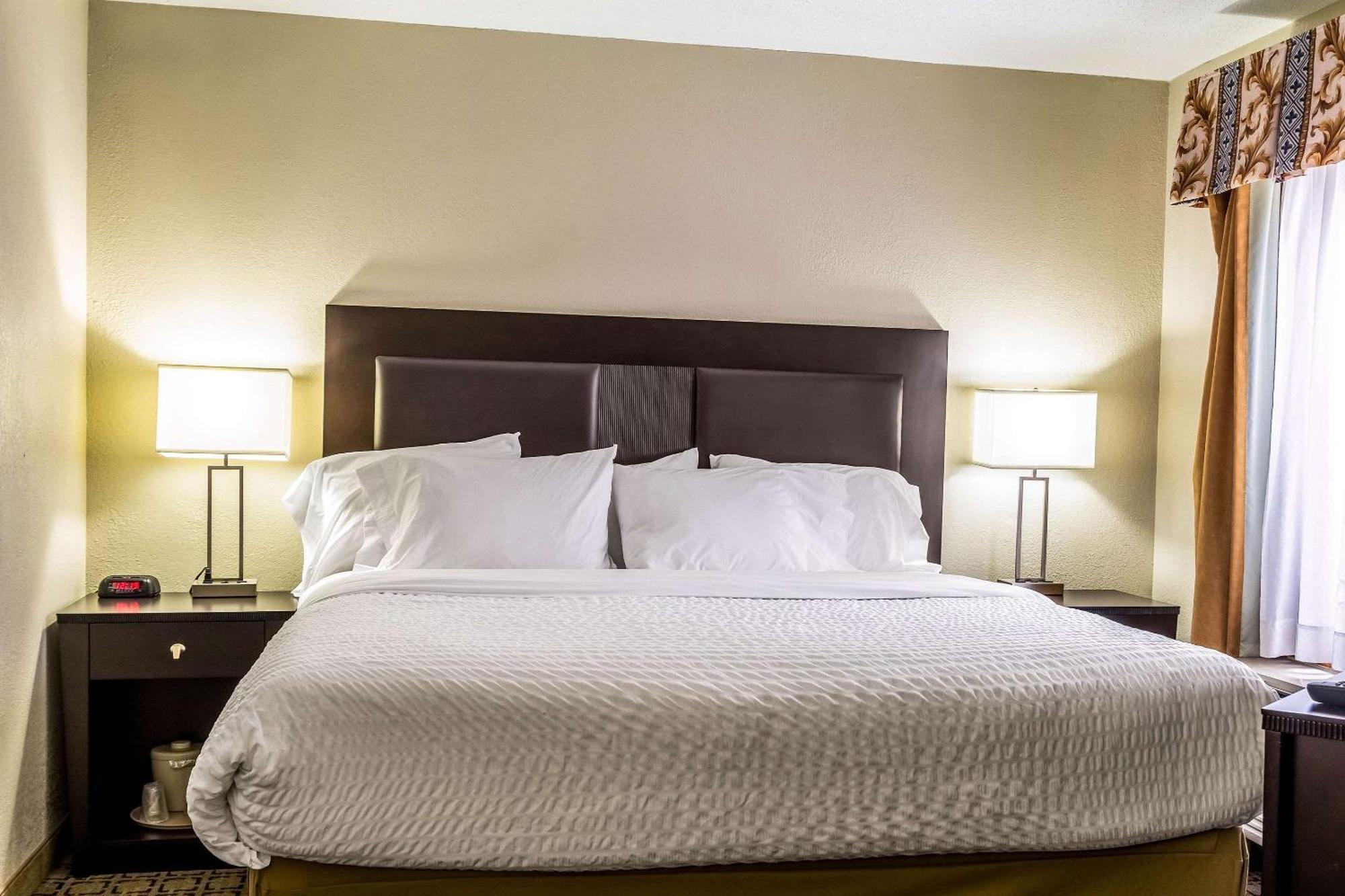 Clarion Inn Cranberry Township Esterno foto
